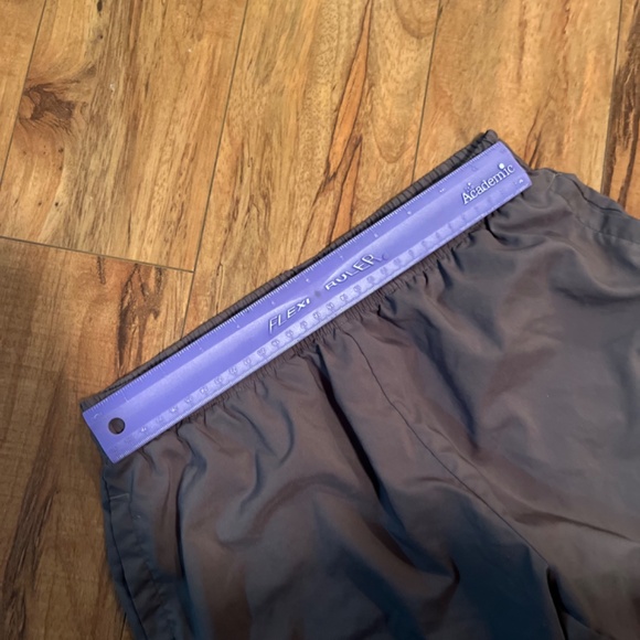 Olive Green XS Gymshark 5” athletic shorts - Picture 5 of 6
